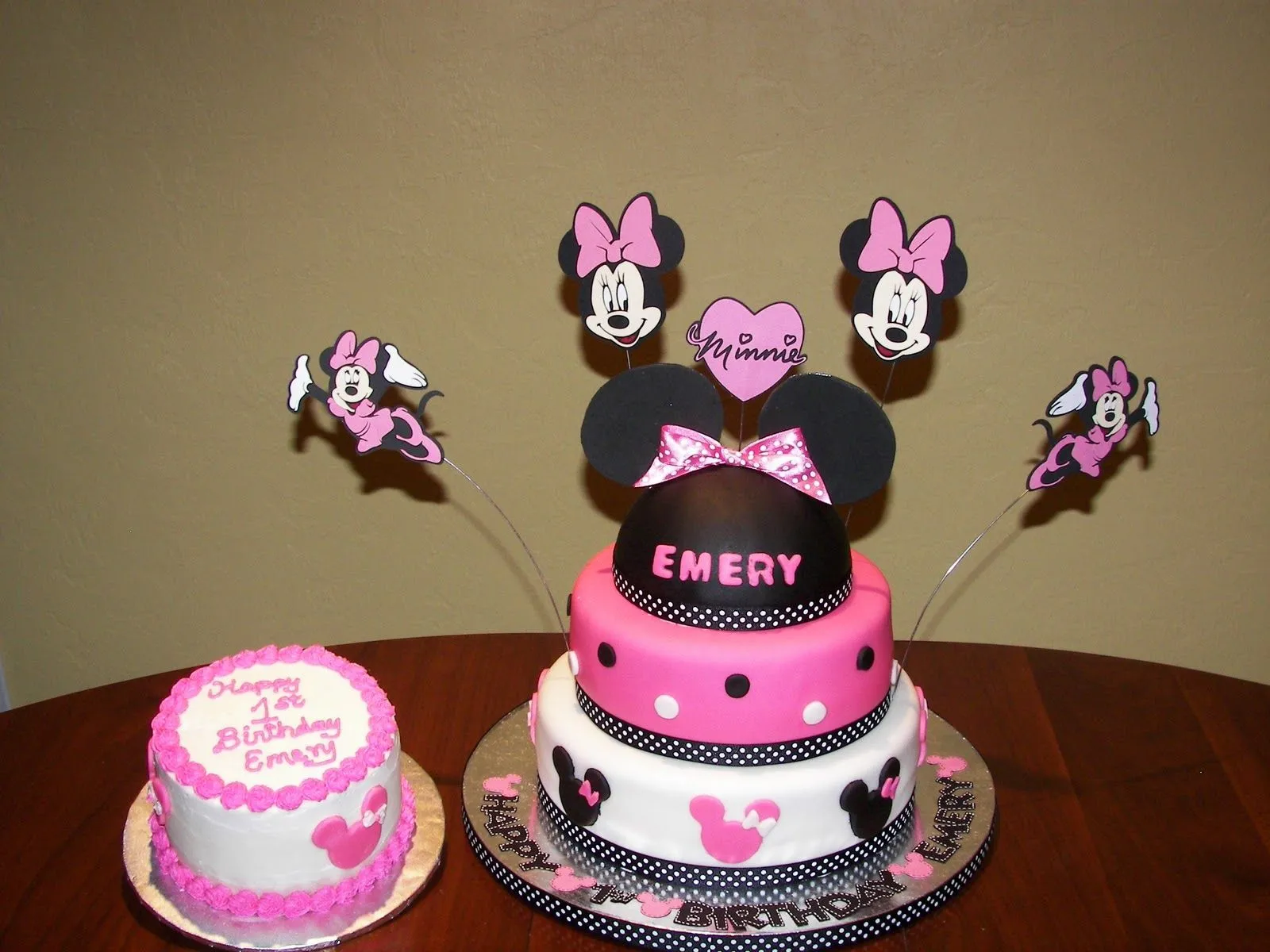 Musings of a Crafty Mom: Minnie Mouse Birthday!