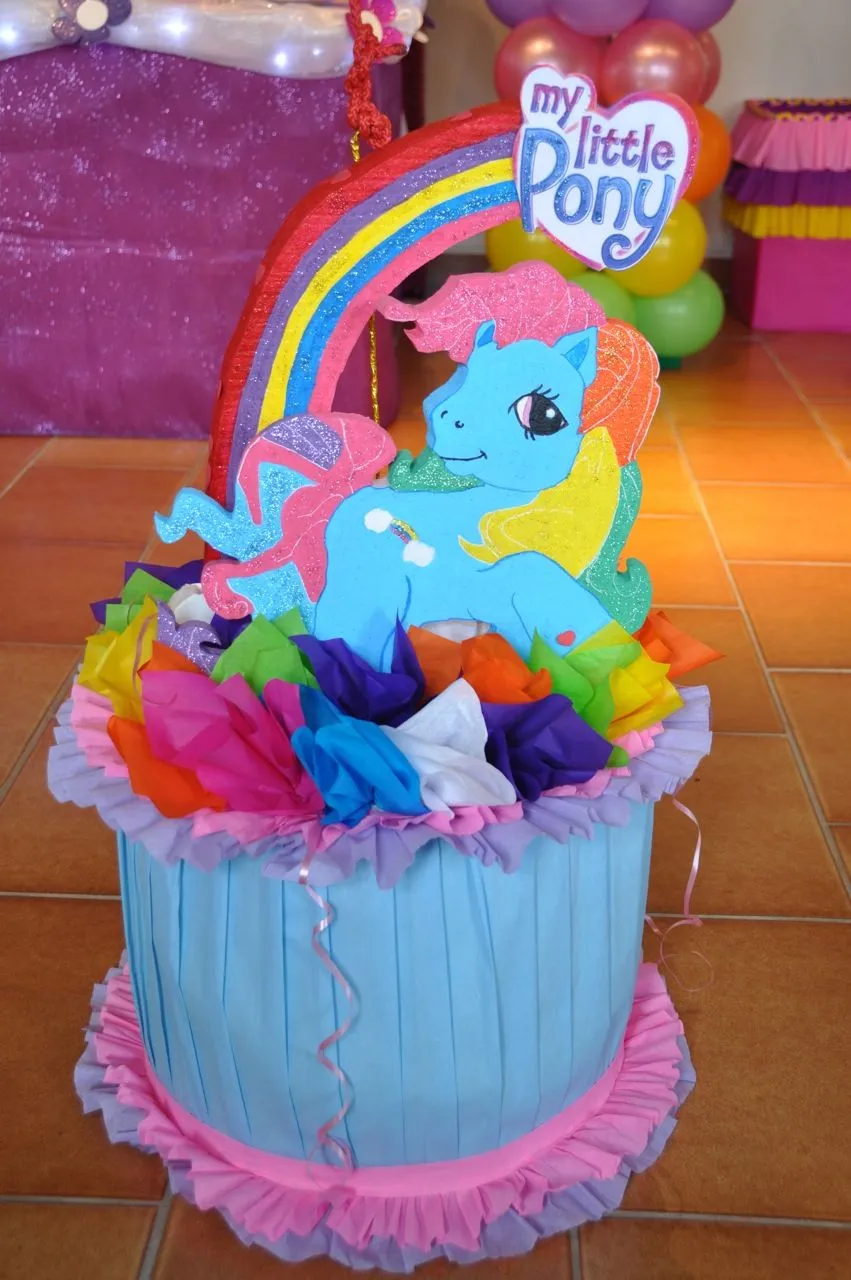 MuyAmeno.com: Piñatas Little Pony, parte 1