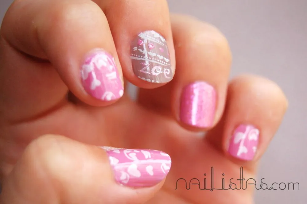 Nailistas: Manicura rosa con biberones para un Baby Shower