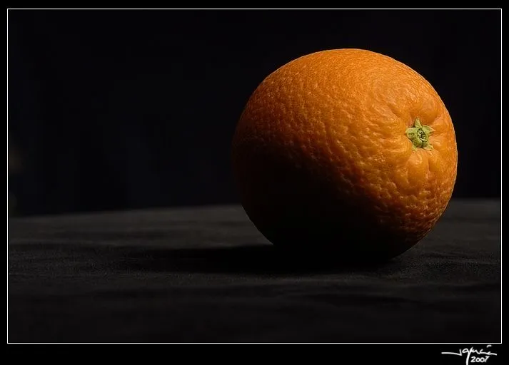 Una naranja, sólo una naranja. Un ejercicio de iluminación, texturas ...