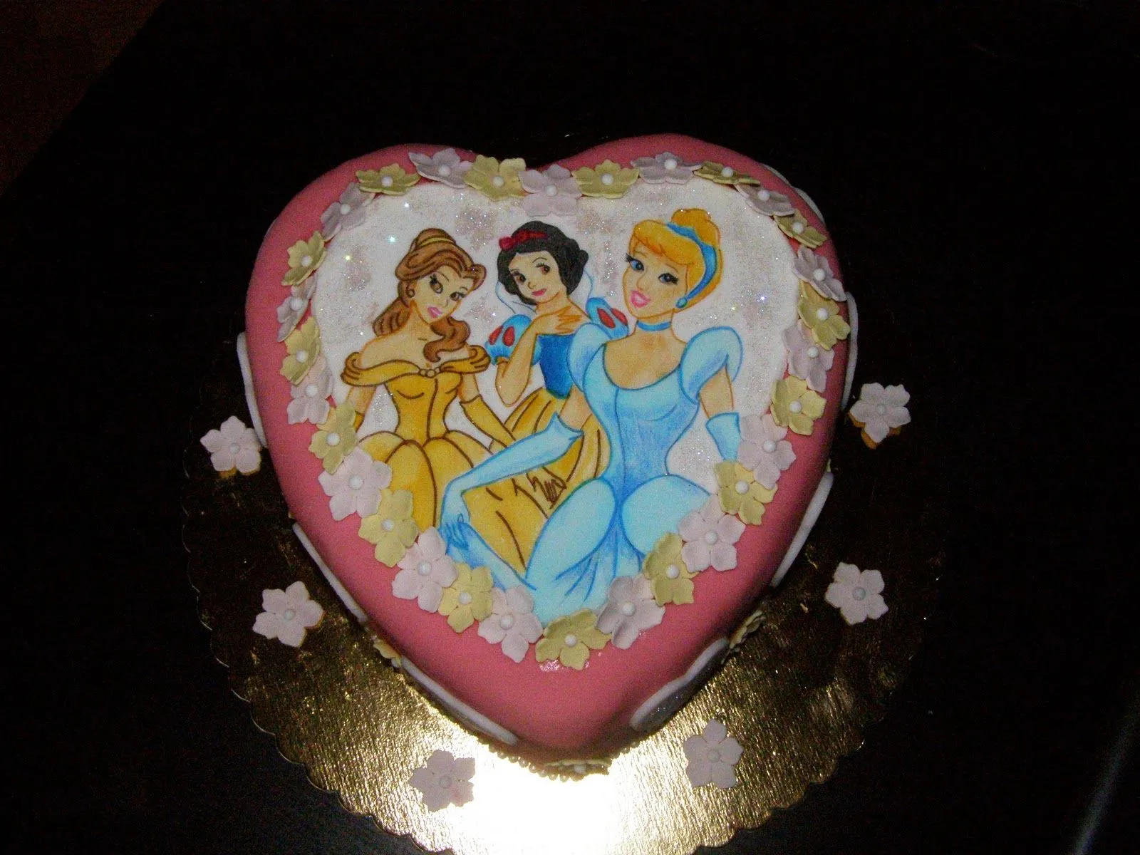 Los Naranjos - Arte en Repostería: Tarta de Fondant Princesas