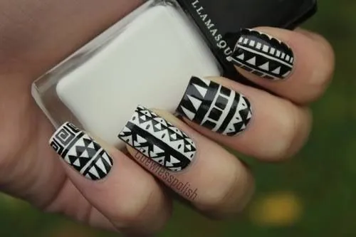 Negro y blanco tribal uñas | Uñas | Pinterest