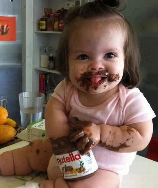 Niña Comiendo Nocilla - Imagenes Graciosas, Blog de Humor, Fotos ...