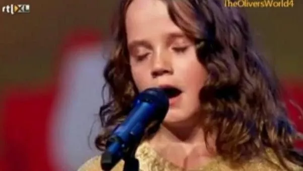 Niña holandesa de nueve años sorprende cantando ópera