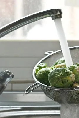 Nina in the kitchen: Como hacer unas coles de bruselas riquísimas.