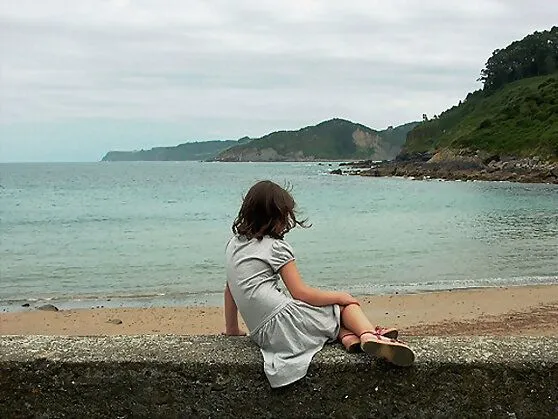 La niña y el mar - Se hace camino al andar