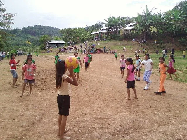 Niñas jugando Futbol | Flickr - Photo Sharing!