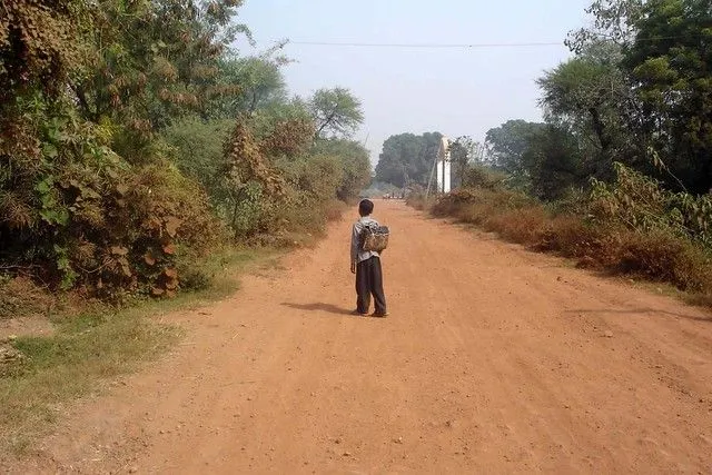 Fotos de niños yendo a la escuela - Imagui