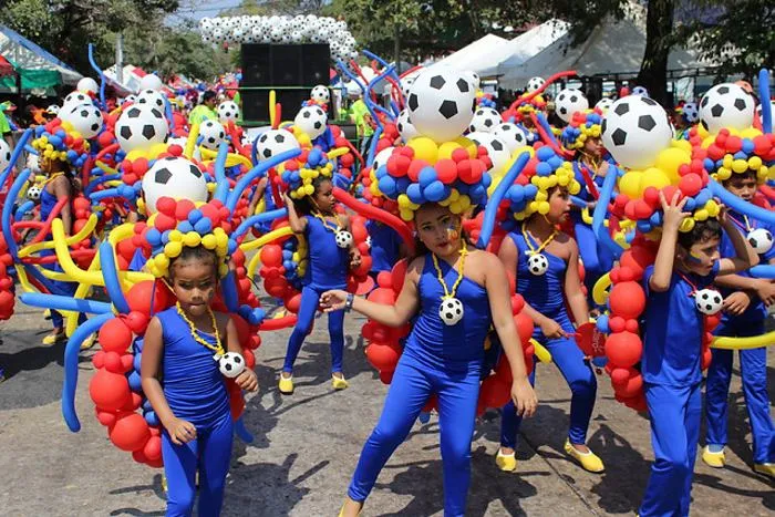 Los niños aseguran el futuro del Carnaval de Barranquilla | EL ...