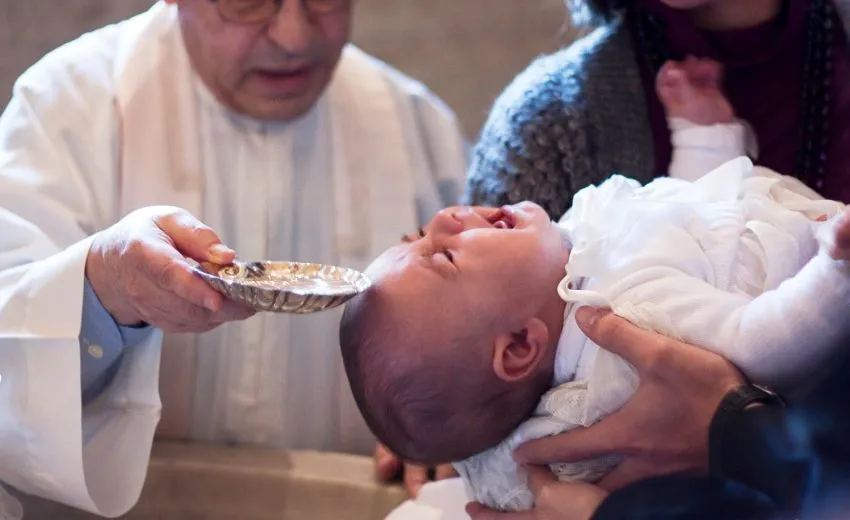 Los niños que no se bautizan también son hijos de Dios?