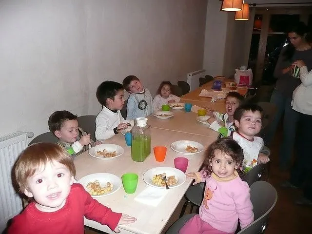 Los niños comiendo | Flickr - Photo Sharing!