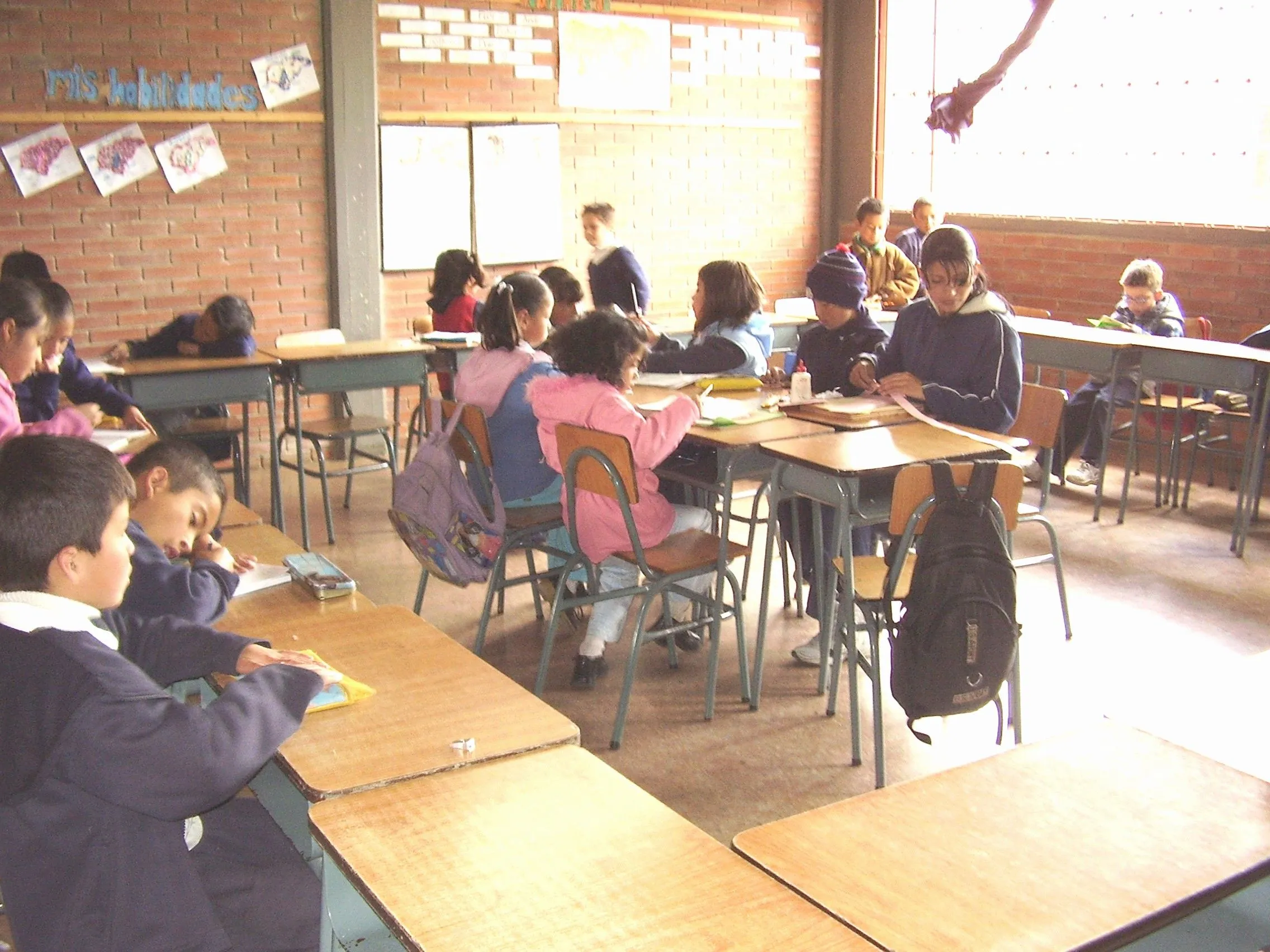 Niños Estudiando (