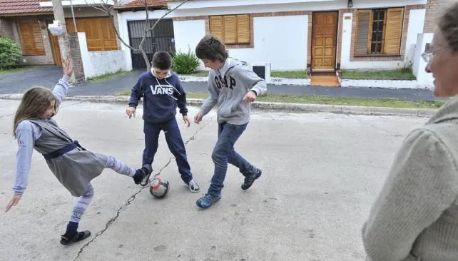 Los niños juegan cada vez menos en la calle | La Voz del Interior