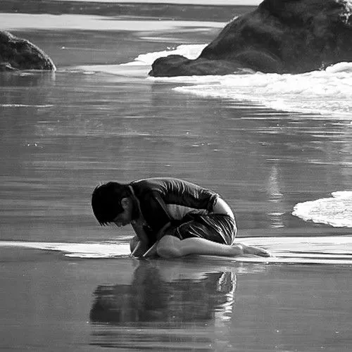 Niño jugando en la playa | Flickr - Photo Sharing!