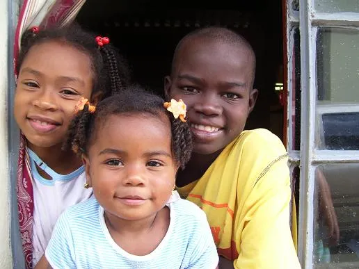 Niños negritos animado - Imagui