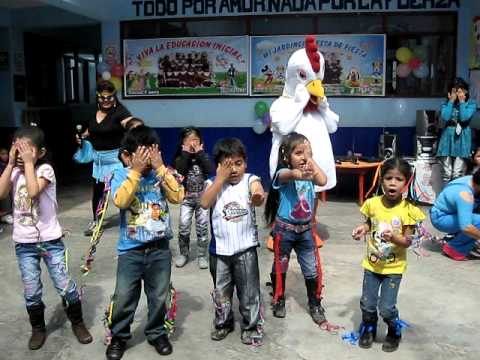 Los niños de la promoción de 5 años bailando la canción de hi5 ...