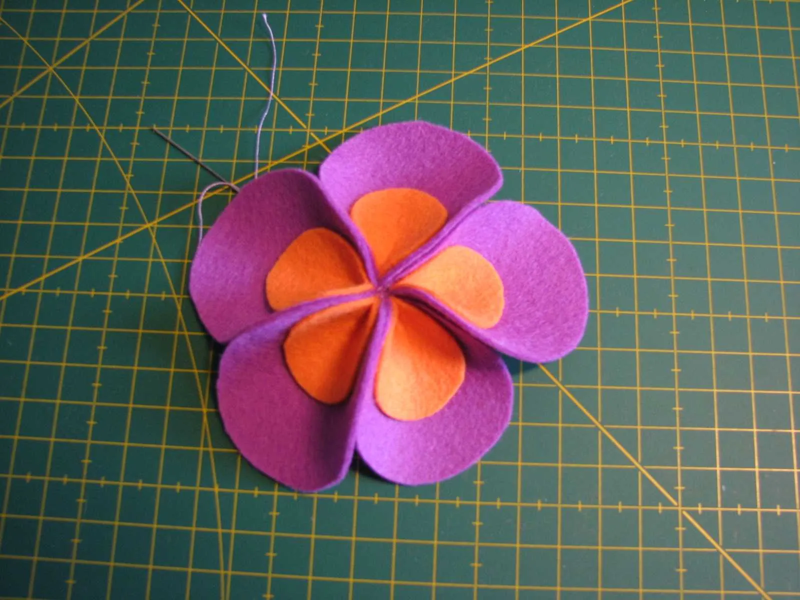 Noire Crafts: Flores Fieltro