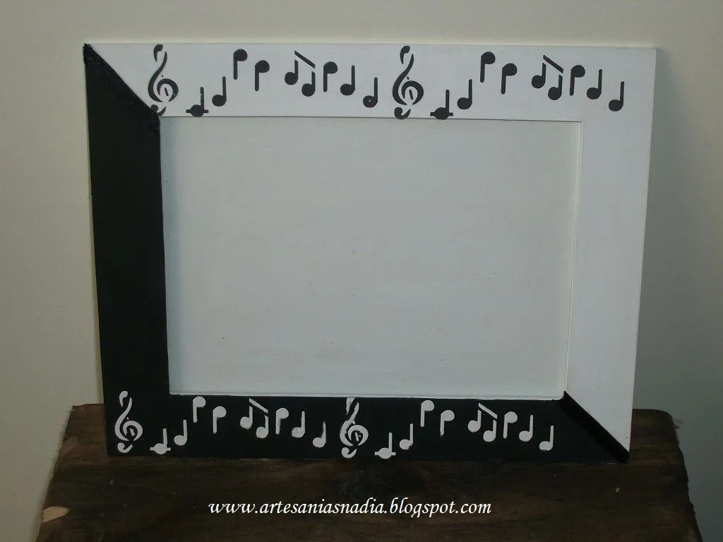 Mis Artesanias...Nadia: Portarretrato Notas Musicales