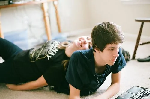 Tumblr de novios jugando - Imagui