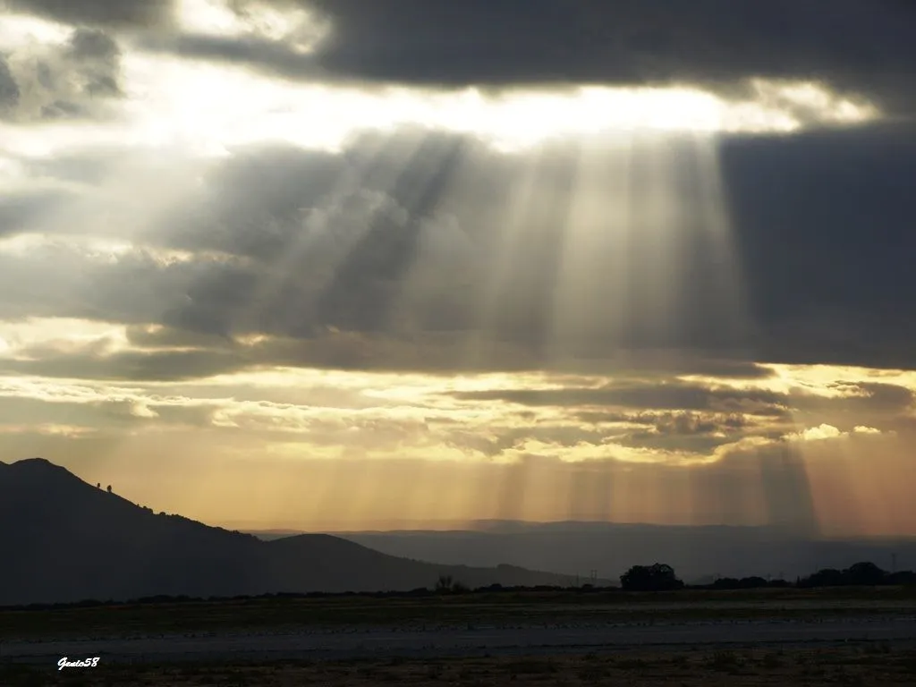 nubes y rayos de sol | fotos de Paisajes naturales y urbanos