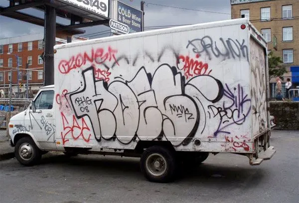 NWK Graffiti Bombing Pictures | Senses Lost