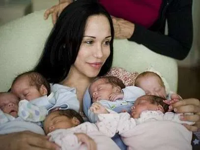 Octomom dice que odia a sus bebés y llama animales a sus otros ...