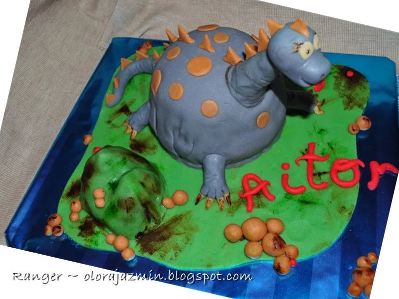 Olor a jazmín: Tarta dinosaurio