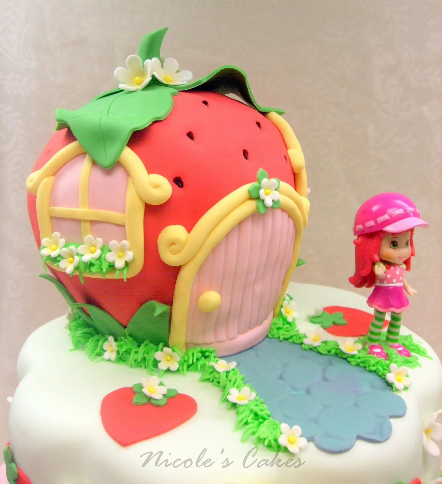 On Birthday Cakes: A Berry Beautiful Strawberry Shortcake Birthday ...