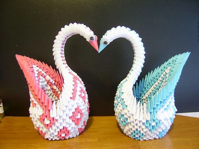 Origami Maniacs: 3D Origami Diamond Patterned Swan