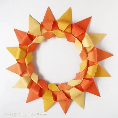 Origami paso a paso: Cómo se hace una bella corona modular en origami