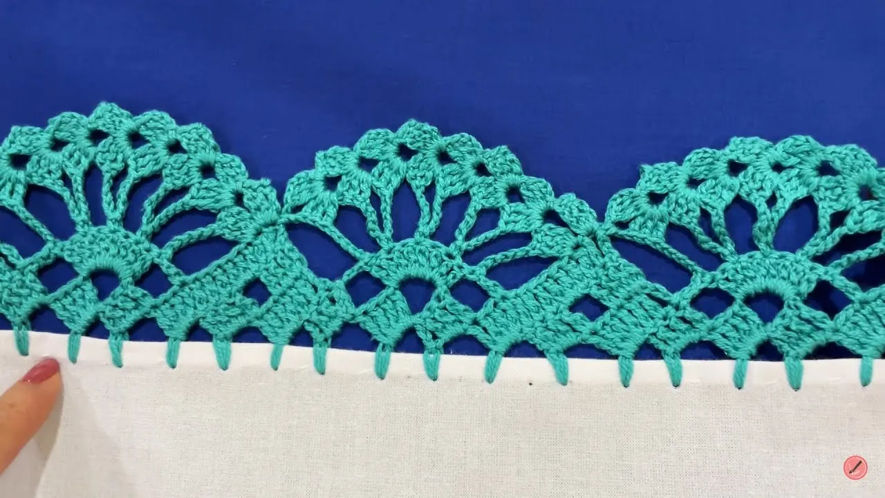 ORILLA TEJIDA A CROCHET PARA SERVILLETA O MANTEL