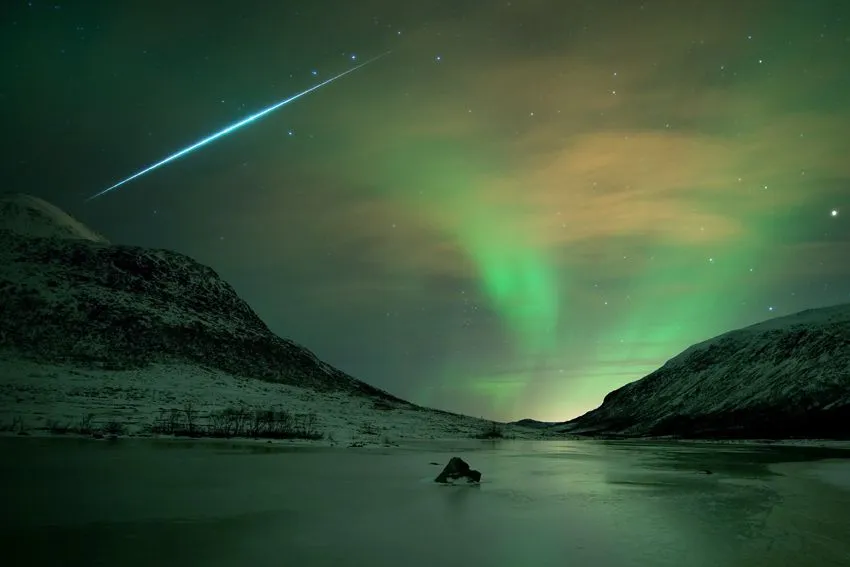  ... de la osa mayor con la aurora boreal de telon de fondo con esta