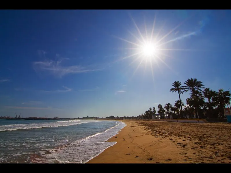 En otoño, sol y playa. Contraluz a f22