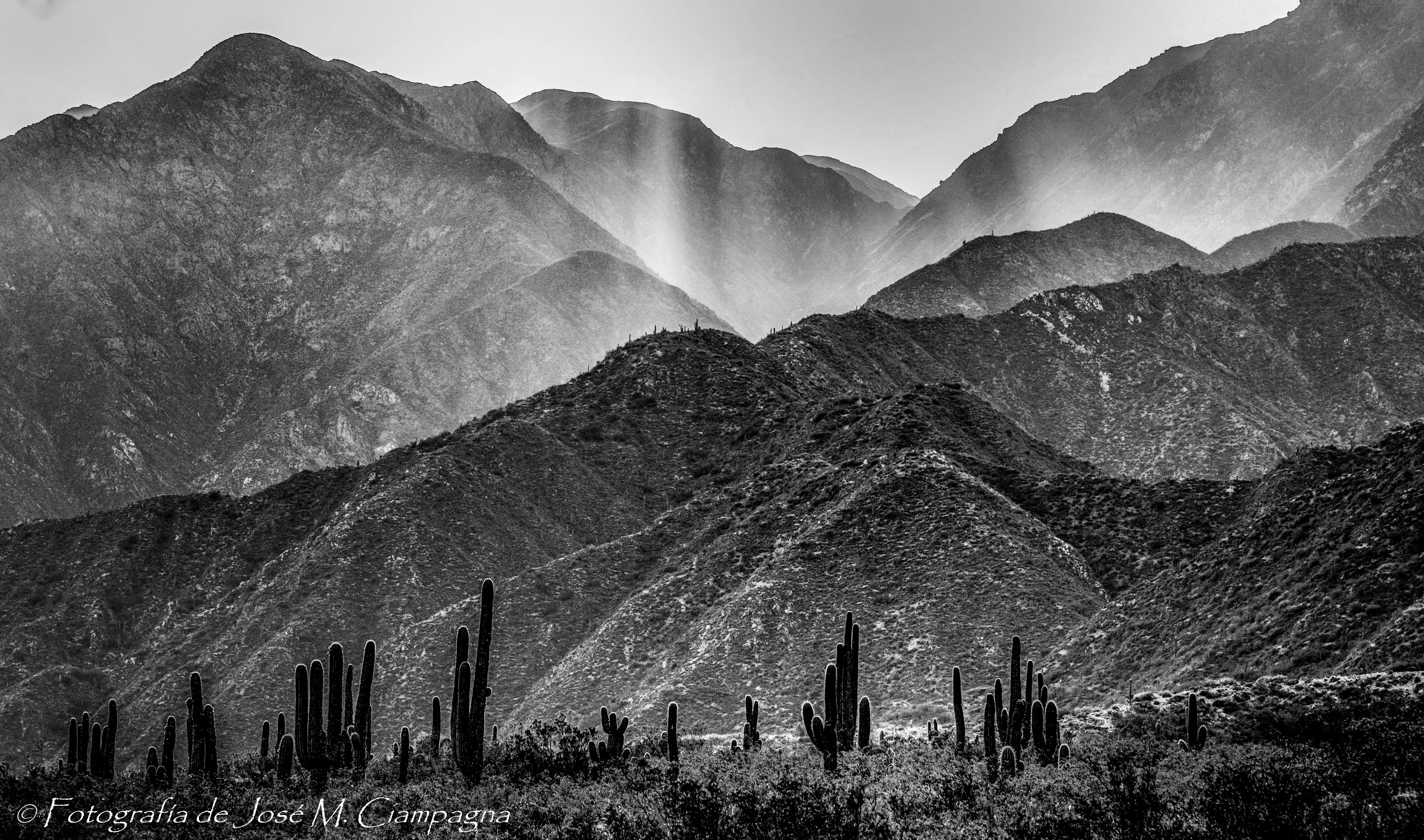 Paisaje de Catamarca en blanco y negro | Las fotos del Profe José