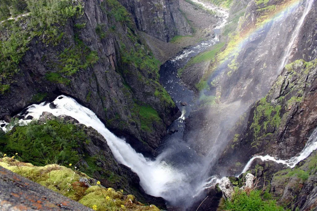  noruega es un pais con una gran diversidad de paisajes naturales ...