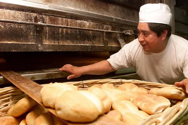 Panaderos afirman que el precio del kilo de pan subirá $300 en las ...