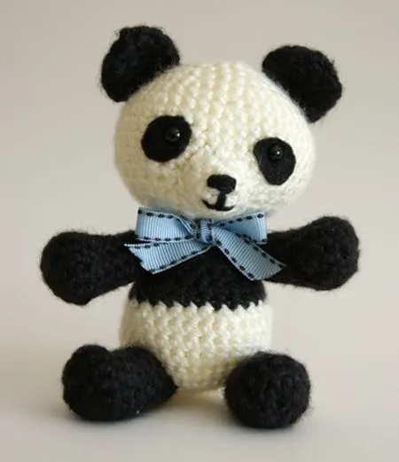 Panda Bear Amigurumi Crochet Pattern – Free! | Angie's Art Studio