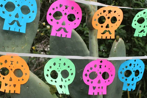 Papel picado de calaveritas | Mundo Chayi