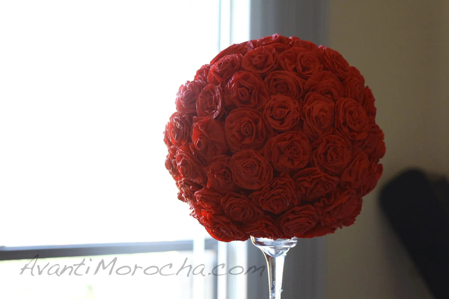 Paper Rose Topiary/ Adorno de rosas de papel crepe