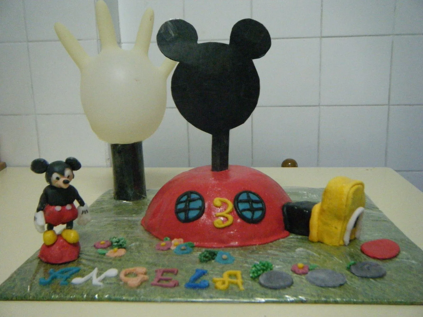 Paraiso: Casa de Mickey Mouse para Angela