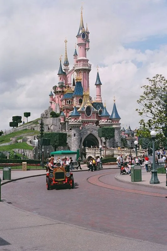 Parque Disneyland: donde la magia se funde con la realidad