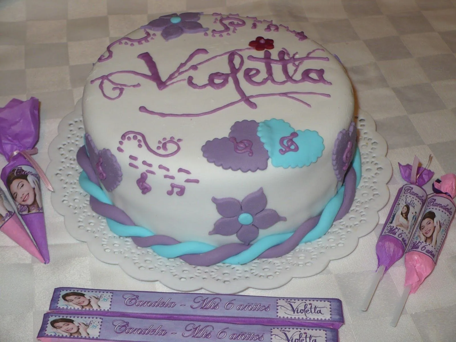 Party Cupcakes: MESA DULCE Y CANDY BAR VIOLETTA - DISNEY