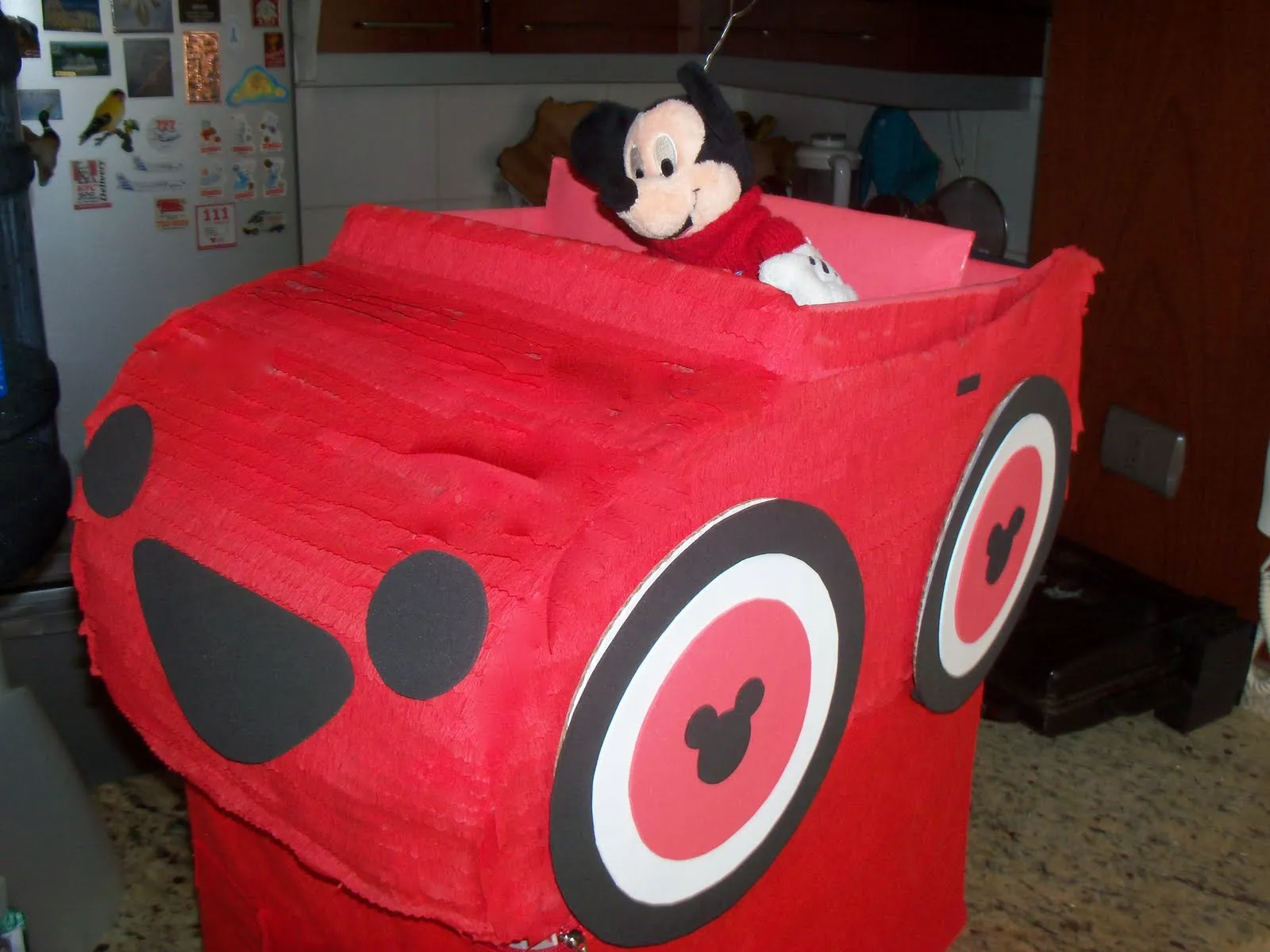 Partydeas : Piñata auto de Mickey Mouse