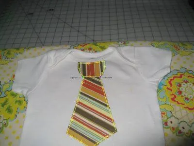 PASO A PASO CON JEANNINE: como decorar camisetas corbata