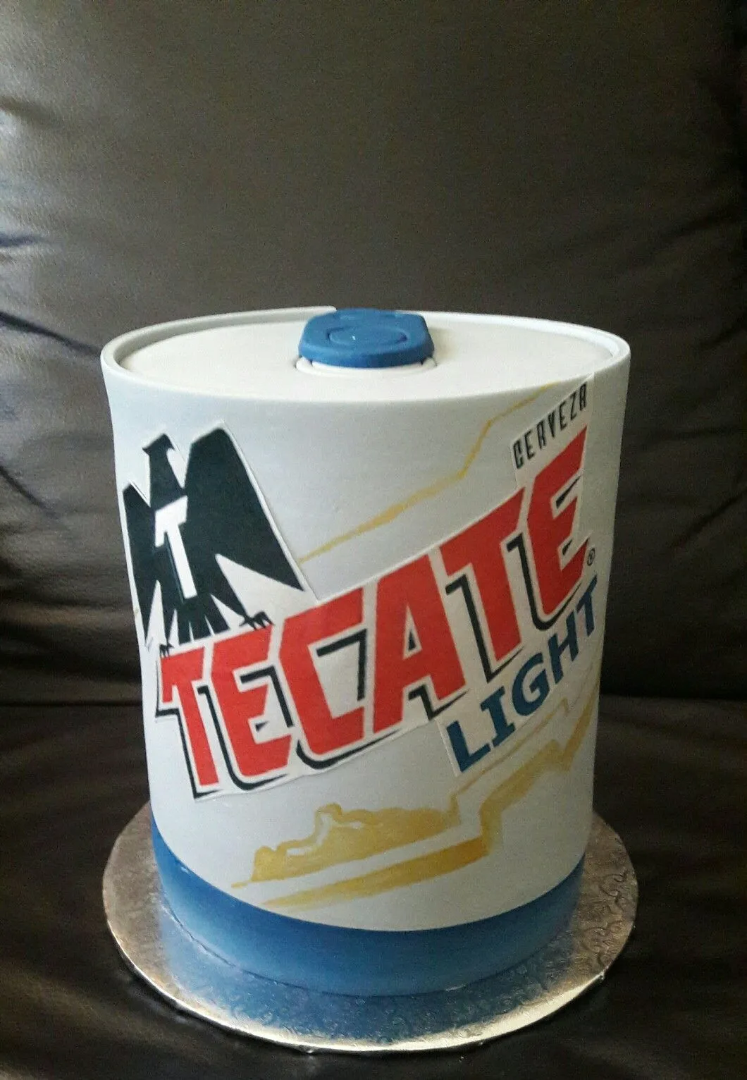 Pastel de Cerveza Tecate Light ☆ | CarolCakes en 2019 ...