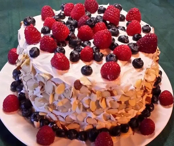 Pastel de Cumpleaños Vegetariano | Recursos Adventistas