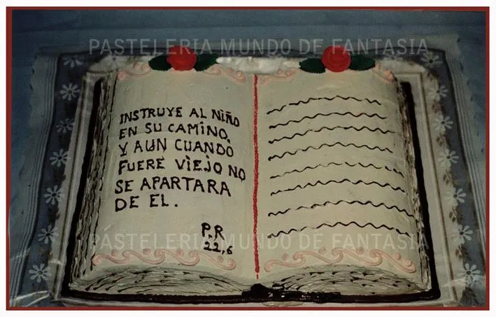 Pastel en forma de biblia - Imagui