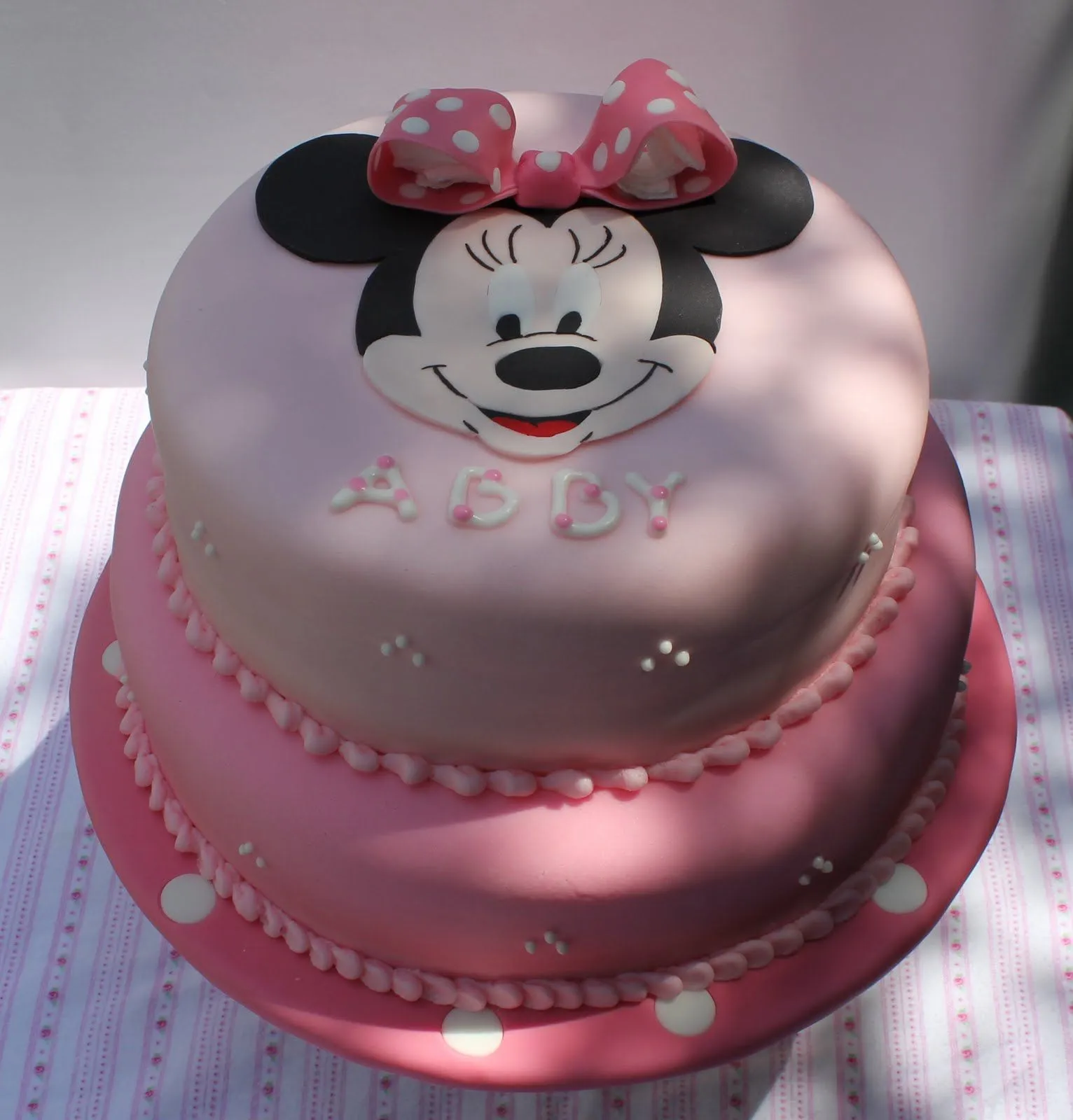 Flore Cakes: Minnie Mouse cake - Pastel de la ratona Mimi