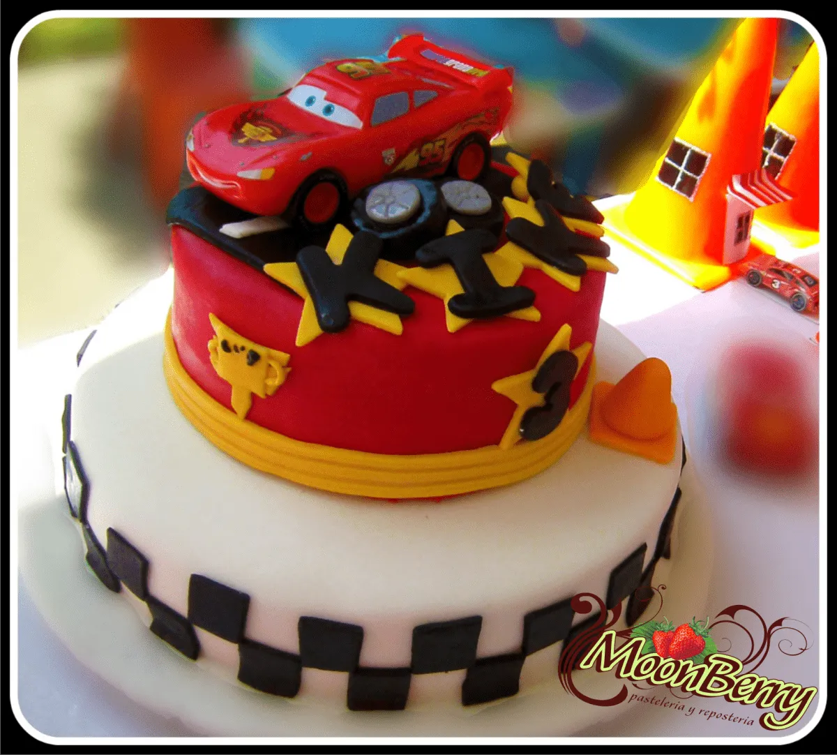 Pastelería MoonBerry - pasteles - PASTEL CARS