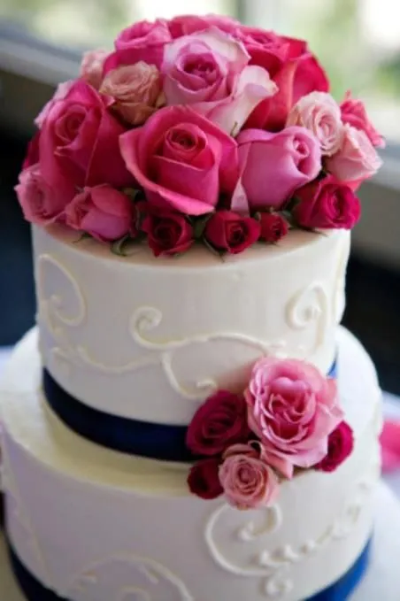 Pasteles decorados con flores naturales | Pastel de boda y XV años ...